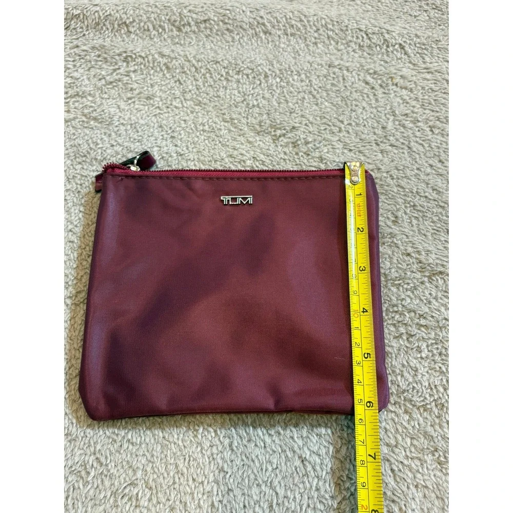 Tumi‎ for Delta Burgundy Nylon Cosmetic Pouch Travel Organizer Zipper Bag Kit